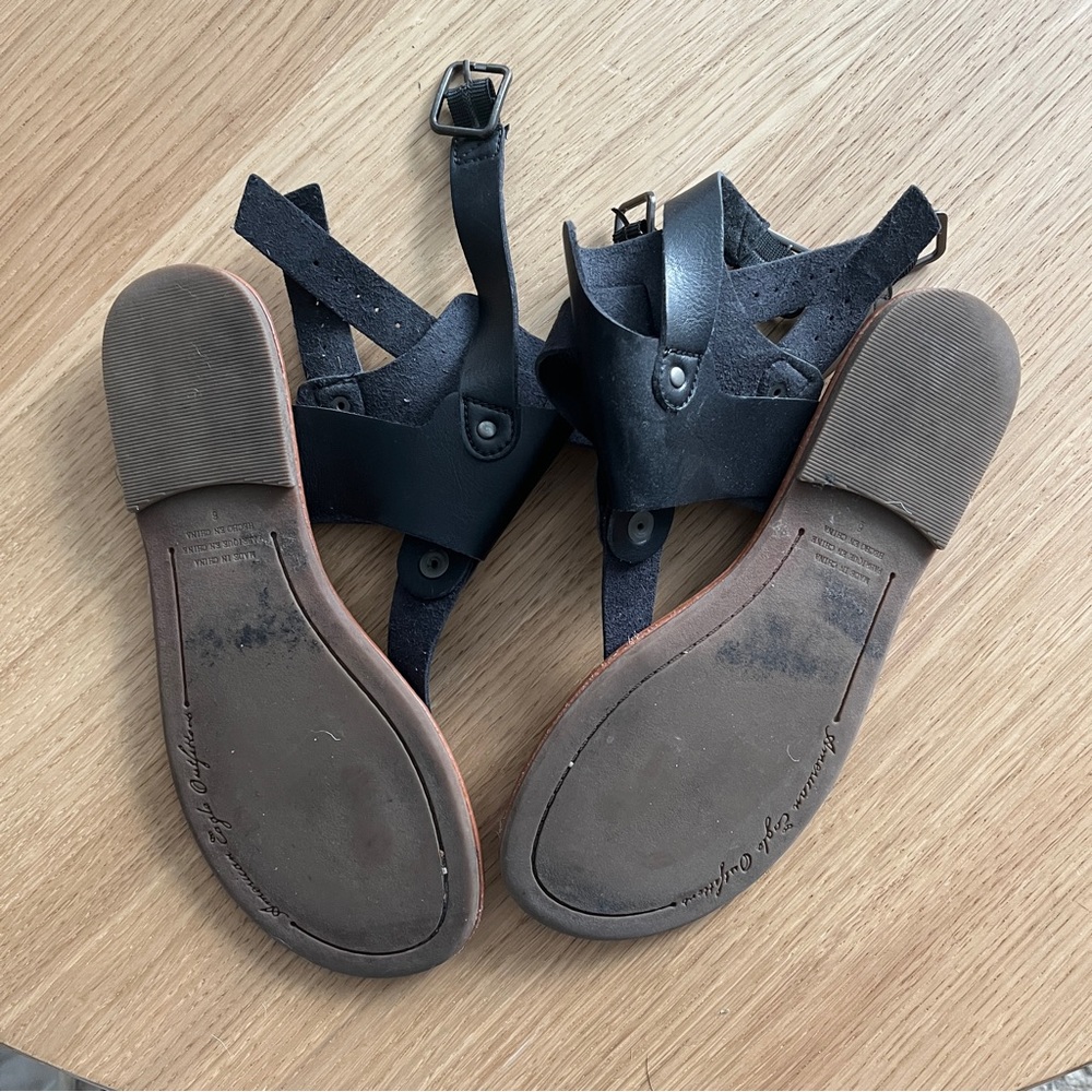 AE Black Sandals - Picture 4 of 6